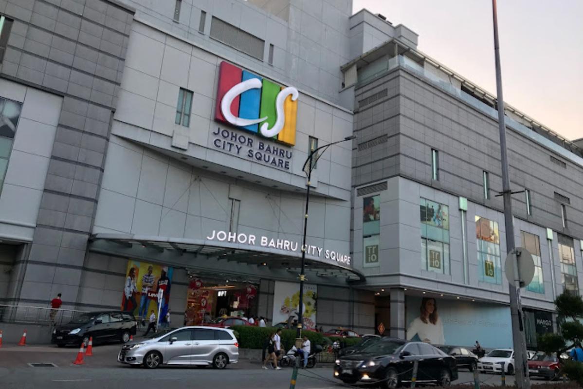 16 Must-Visit Places During Mid-Autumn Festival in Malaysia 2025 18 Join Pomelo Peeling Contest at Johor Bahru City Square Mid Autumn Festival