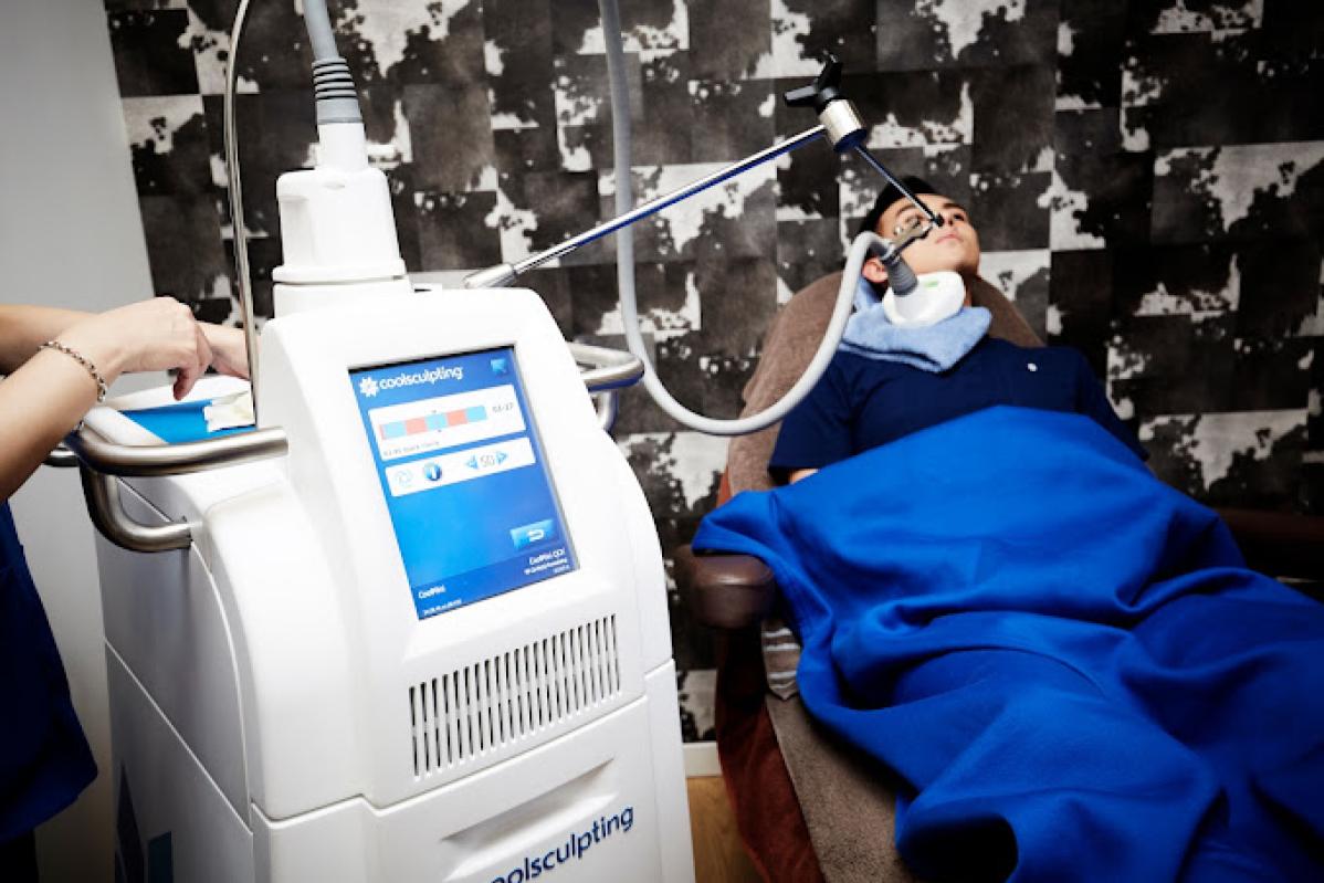 Top 10 Best Fat Freezing Treatment Clinics in KL & Selangor 2025 9 Me Clinic 1