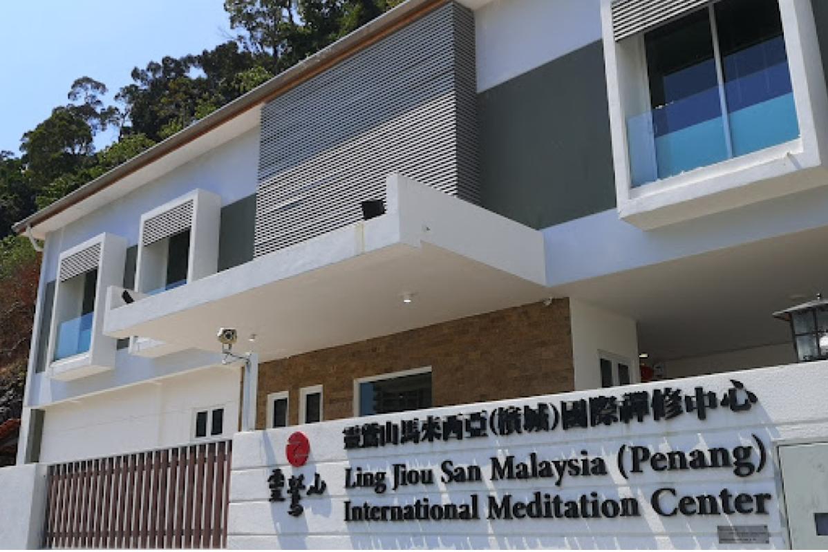 16 Must-Visit Places During Mid-Autumn Festival in Malaysia 2025 12 Walk Around at Mid Autumn Festival Bazaar 1