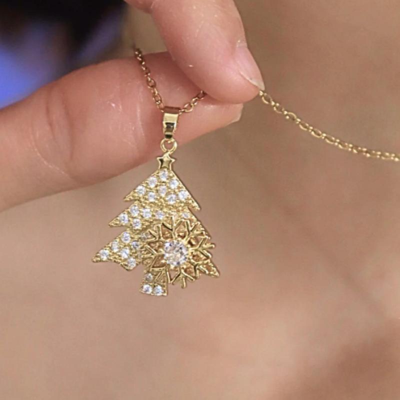 Top 10 Best Christmas Jewellery in Malaysia 2024 2 Lumine Jewellery Sparkle Christmas Tree Necklace