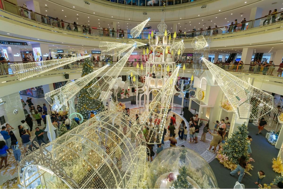 Top 7 Best Christmas Mall Decorations to Visit in Penang 2024 2 Queensbay Mall