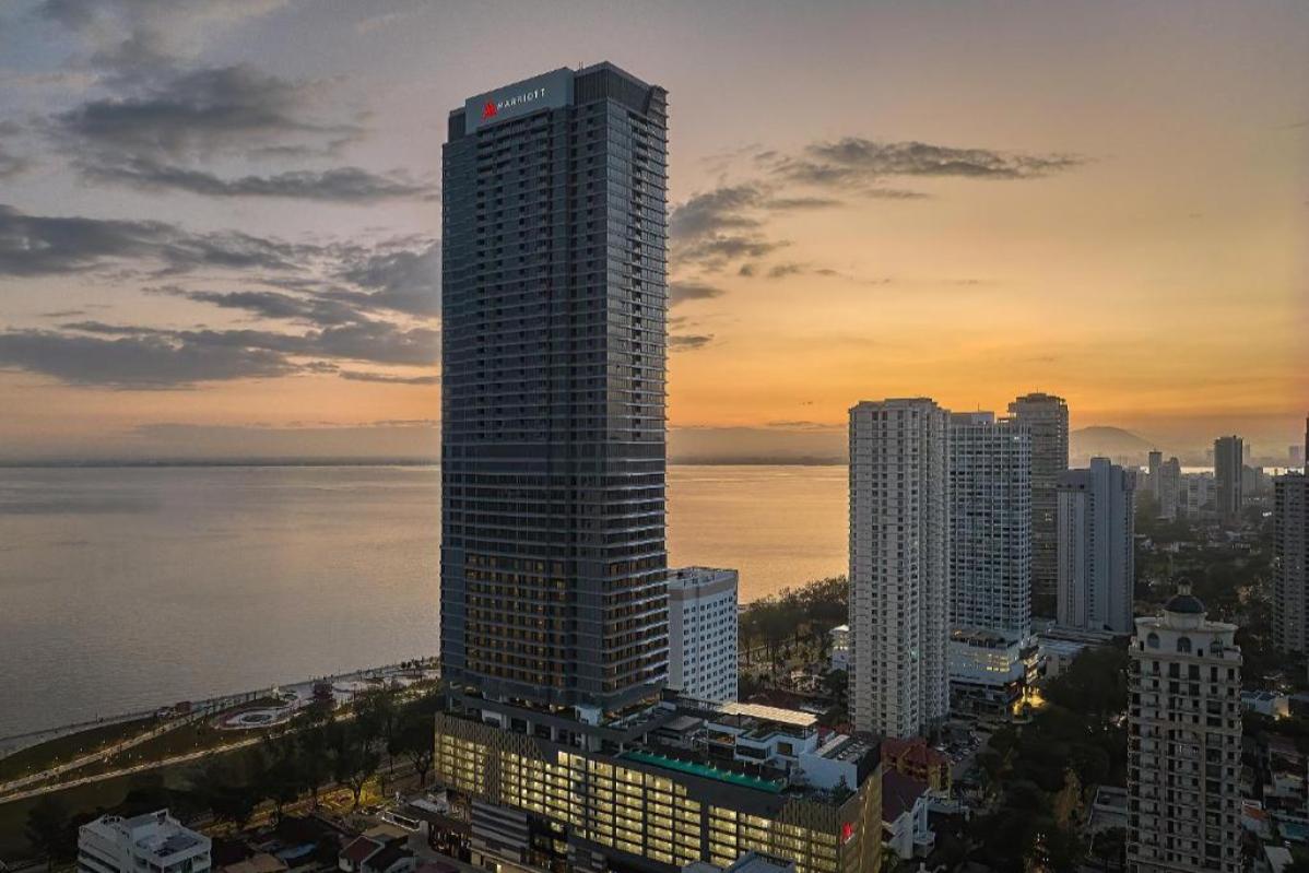 Top 10 Best Christmas Dinner Buffets in Penang 2024 18 Sumptuous Christmas Eve Buffet Dinner at Sago Penang Marriott Hotel