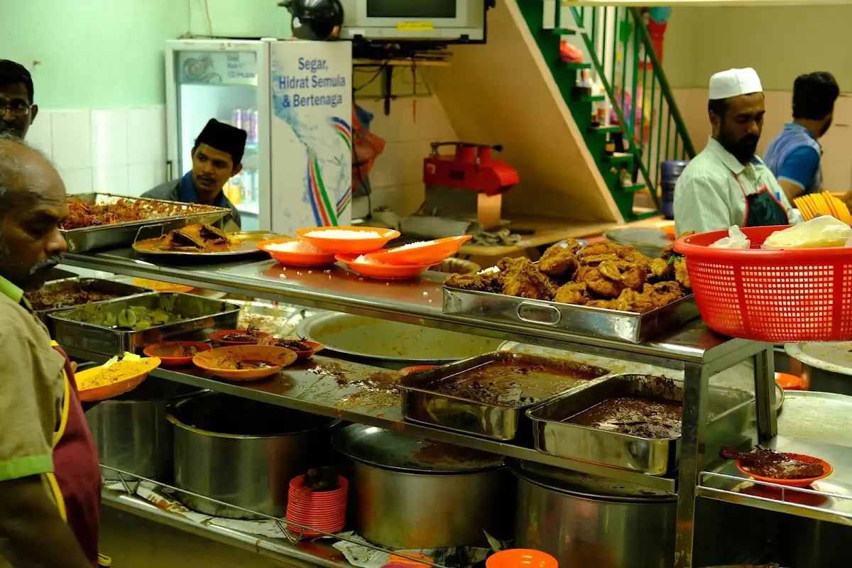 Top 10 Nasi Kandar in Penang 2026 6 Restoran Tajuddin Hussain Lebuh Queen Little India Penang ayam ros