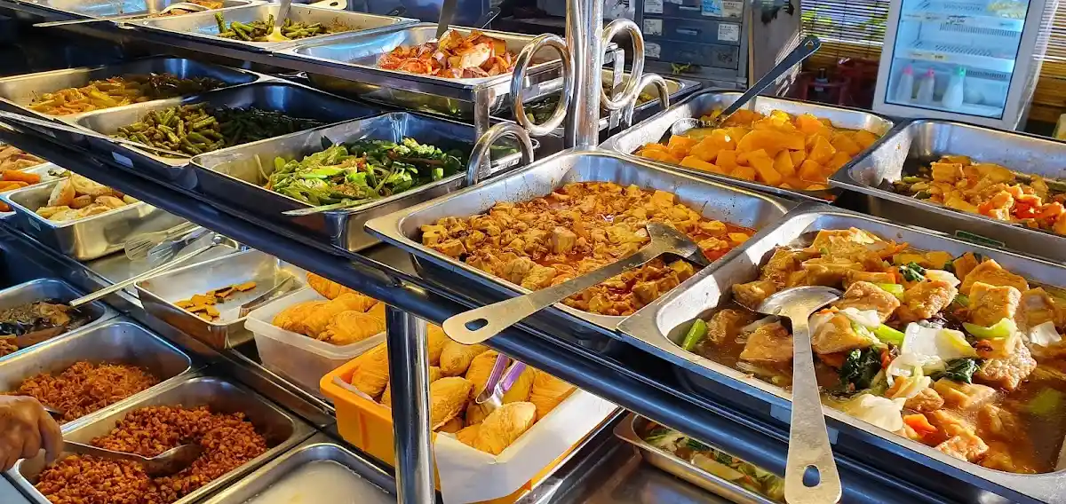 Top 10 Vegetarian Restaurants in Penang 2026 7 Evergreen Vegetarian House Jalan Cantonment George Town Penang economy rice curry mee