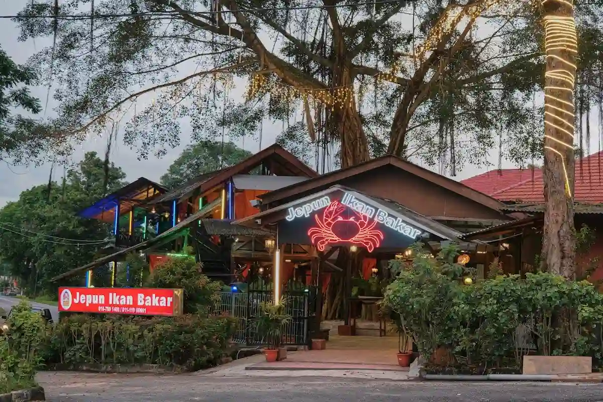 Top 10 Seafood in Johor Bahru 2026 2 Restoran Jepun Ikan Bakar Johor Bahru charcoal grilled seafood