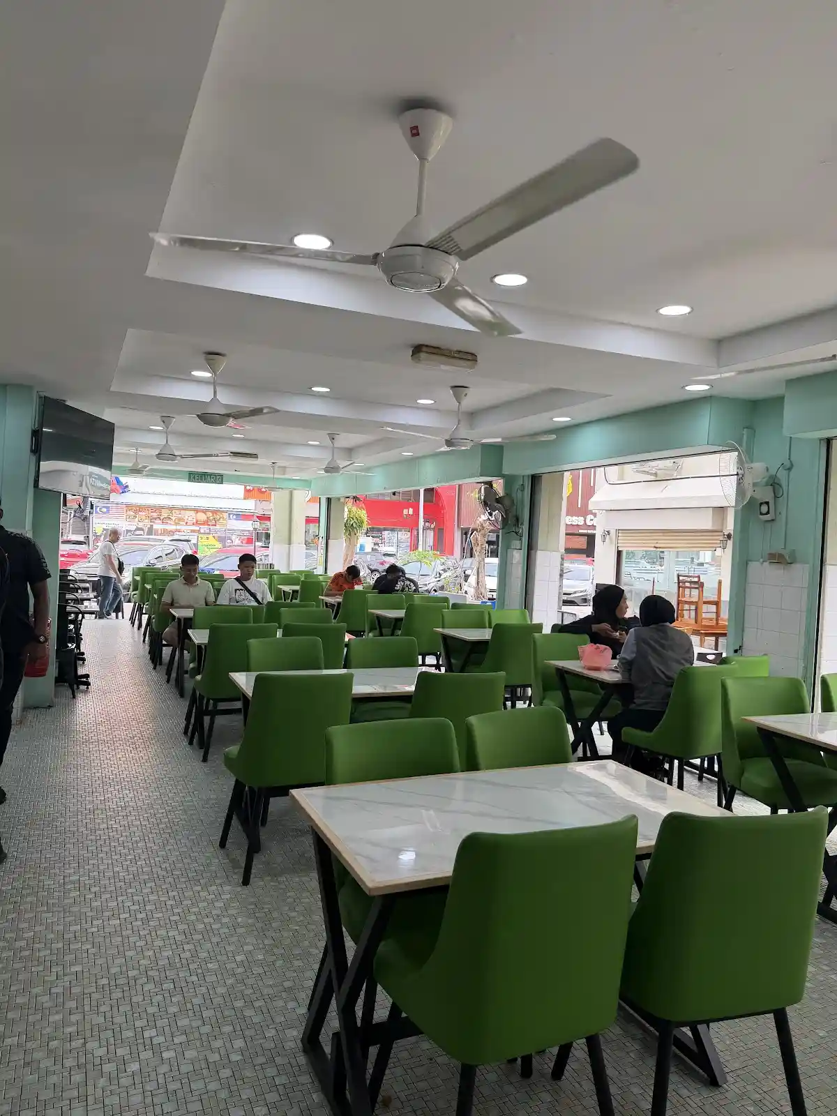 Top 10 Roti Canai in Melaka 2026 3 Restoran Madinah Melaka Raya 24 hour mamak roti canai