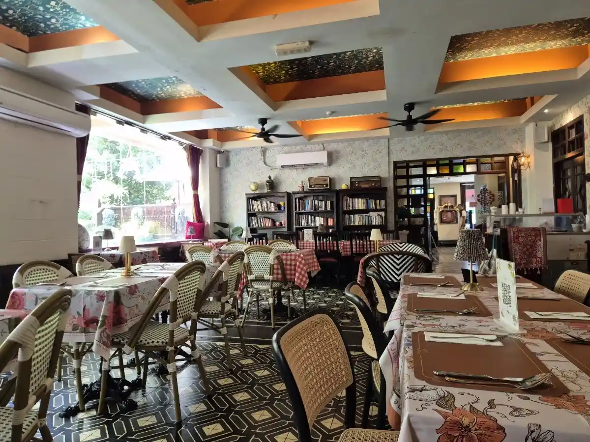 Top 10 Pizza in Penang 2026 3 Rossi Italian wood-fired pizza Hotel Penaga George Town Penang