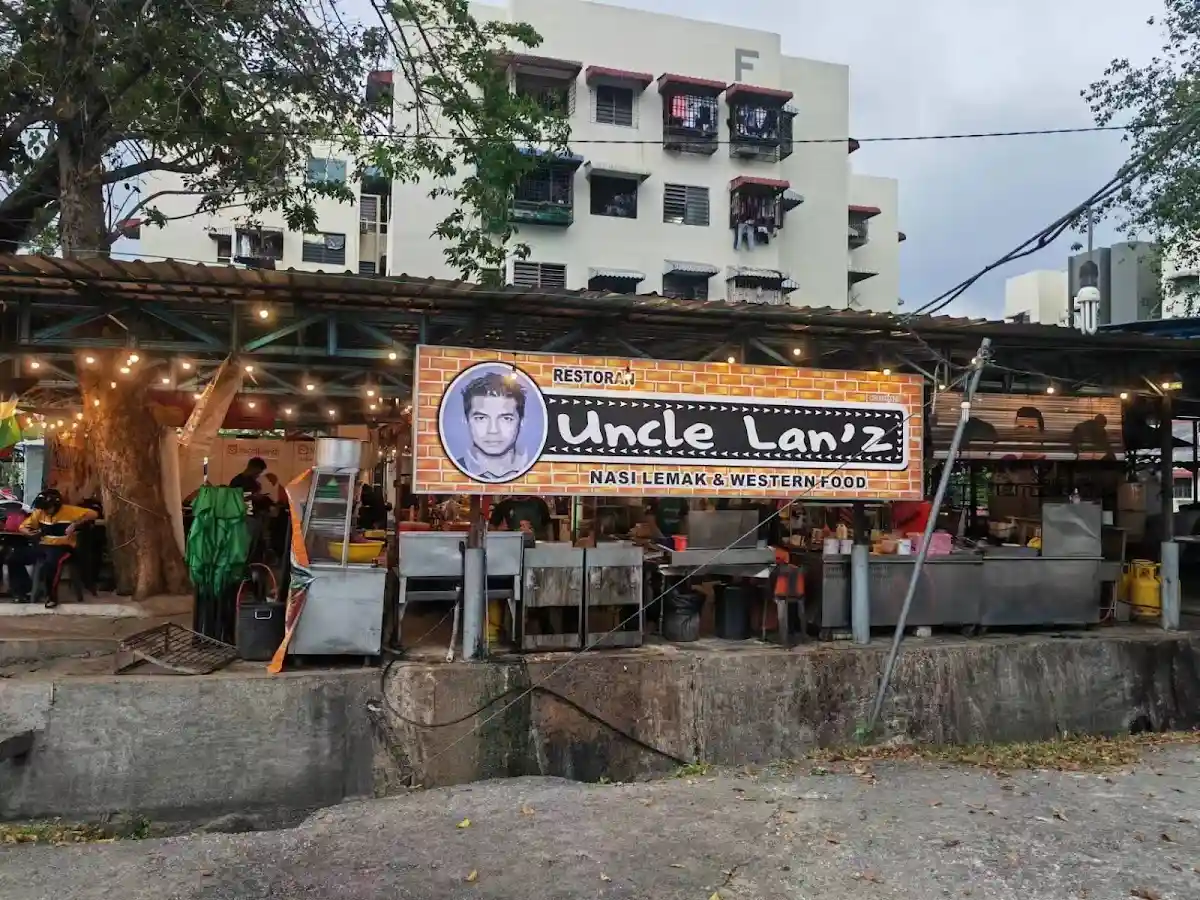 Top 10 Nasi Lemak in Penang 2026 5 Uncle Lanz Nasi Lemak Bayan Baru Penang roadside night stall