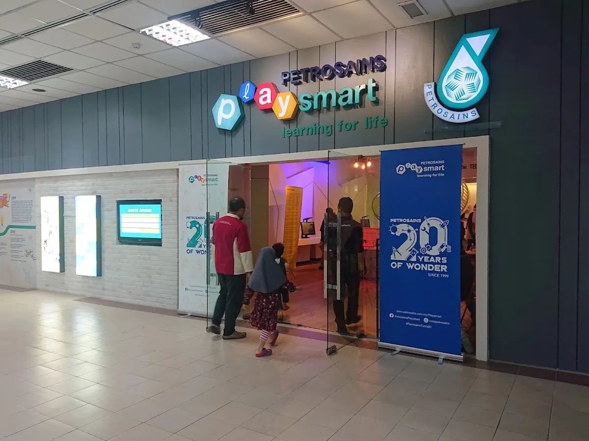 Top 10 Indoor Playgrounds in Johor Bahru 2026 7 Petrosains PlaySmart Johor Bahru interactive science discovery centre for kids