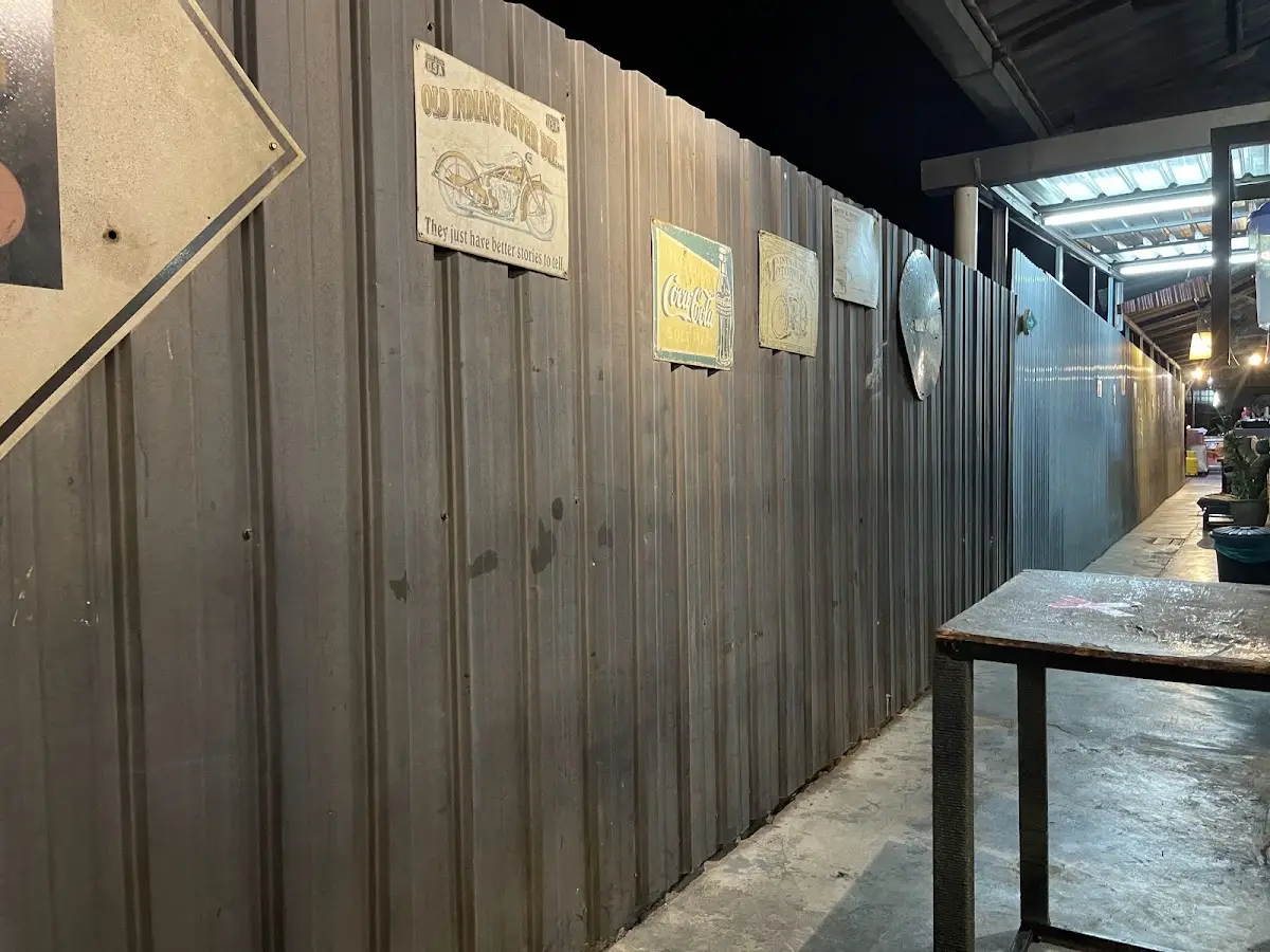 Top 10 Western Food in Ipoh 2026 9 EightMiles Burger Banjir Ipoh western burger black pepper sauce
