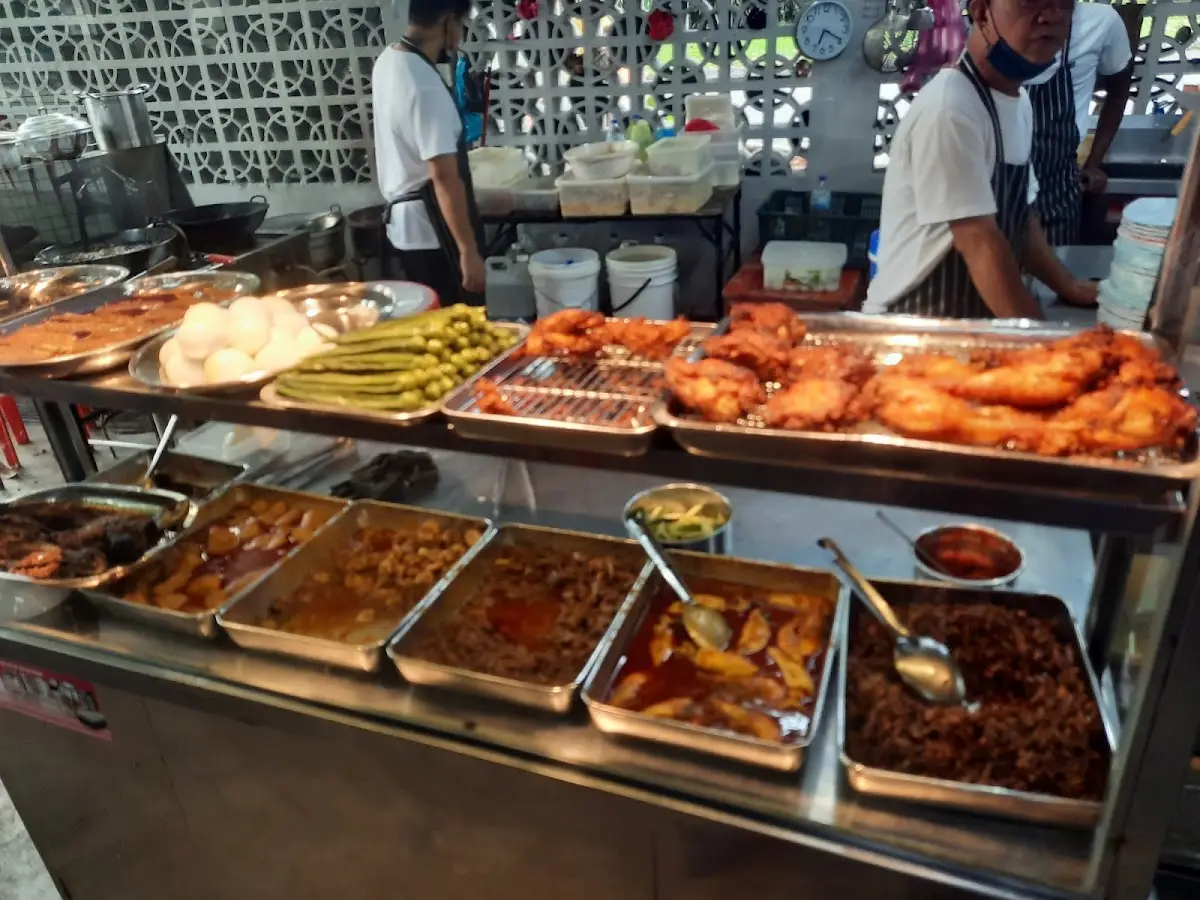 Top 10 Nasi Lemak in Penang 2026 11 Hong Nasi Lemak Green Lane Jelutong Penang roadside morning stall