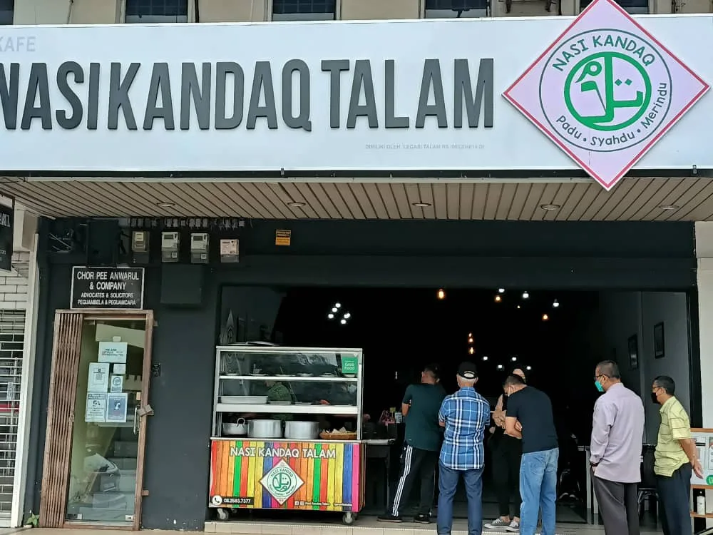 Top 10 Nasi Kandar in Johor Bahru 2026 9 Nasi Kandaq Talam Wadi Hassan Johor Bahru KL style curry seafood rice