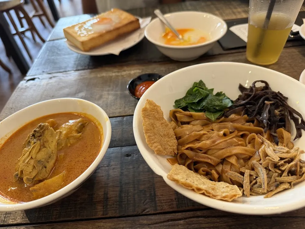 Top 10 Kopitiam in Johor Bahru 2026 6 Pacific Kopi Jalan Dhoby Johor Bahru kaya toast dry noodles and curry chicken